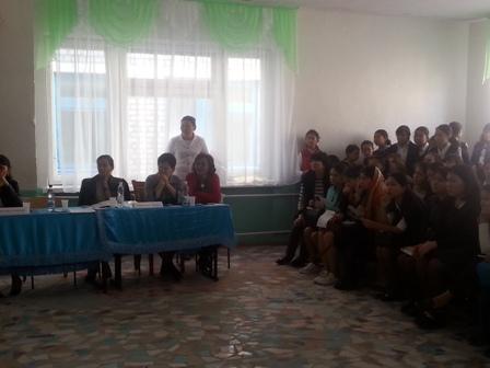 Қызды қырық үйден тию