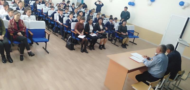 Оқушылармен кездесу