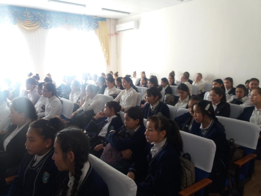 «Қызға  қырық  үйден  тыю»