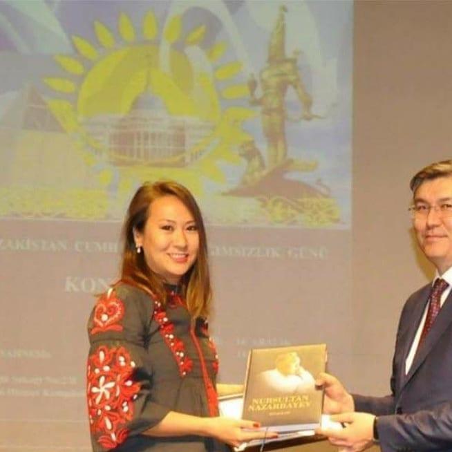 Мектебіміздің 2004 жылғы түлегі Лахаева Әсел Төреханқызы