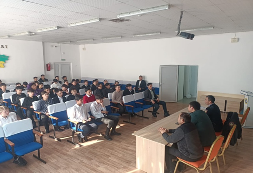 «Қиын бала болмайды» жобасы аясында 8-11 сыныптың  ұлдары арасында жасөспірімдер арасындағы құқық пен заң бұзушылықтың алдын алу бойынша «Құқық бұзушылықтың алдын алу-басты міндет» тақырыбында жиналыс өткізілді.