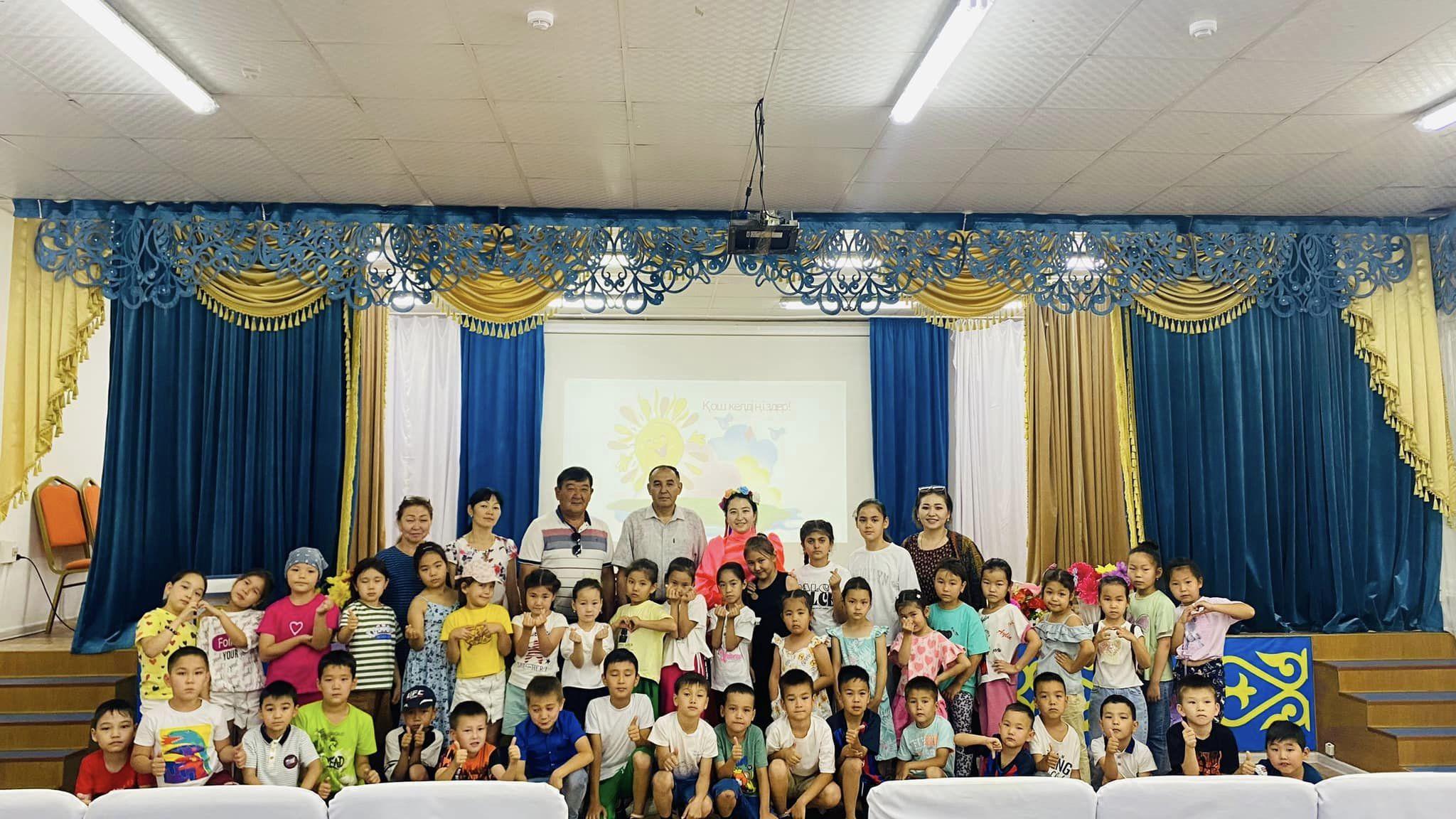 "Жібек жолы мектеп-лицейінде" балалардың  жазғы демалыс уақытын тиімді өткізу мақсатында мектеп жанындағы "Болашақ" жазғы сауықтыру  лагерінің салтанатты ашылуы өтті.