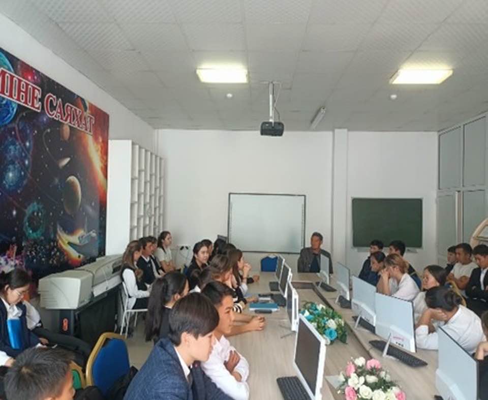 «Дін проблемаларын зерттеу орталығы» КММ-нің Шу ауданы бойынша бөлім инспекторы Н.Бақтиярдың қатысуымен «Діни сауатты ақпаратты қайдан аламыз?» тақырыбында кездесу ұйымдастырылып, түсіндірме жұмысы жүргізілді. Оқушылар тарапынан Н.Бақтияр мырзаға сұр